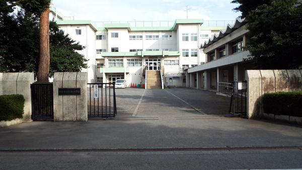 小学校　松林小学校（小学校）まで600m