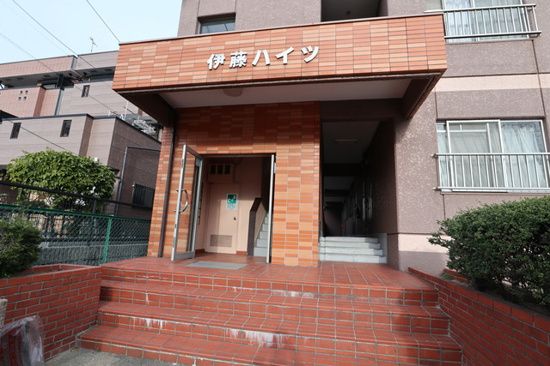 エントランス　清潔なエントランスです