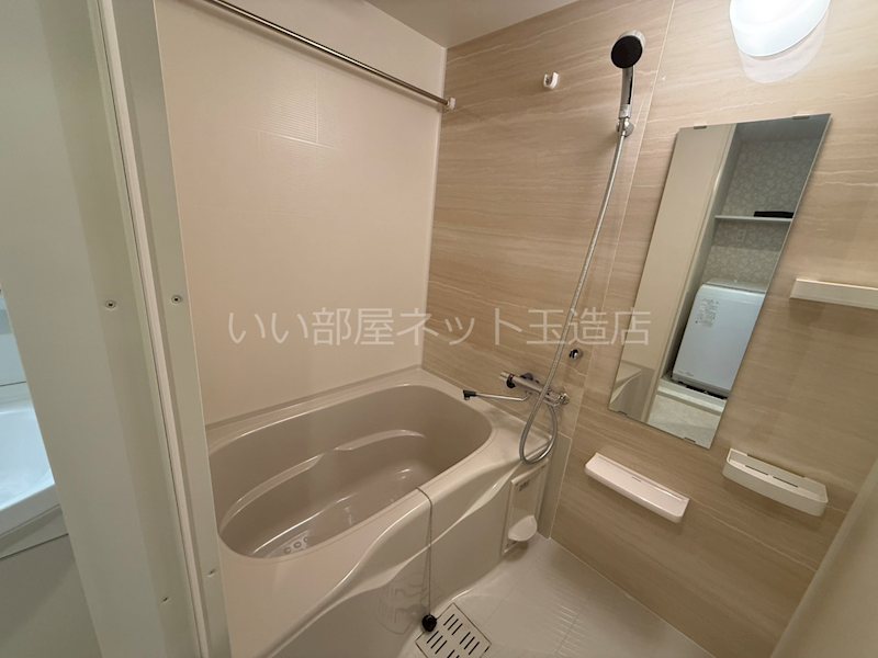 バス・シャワールーム　お風呂も大きく、とても使いやすい仕様になっています。