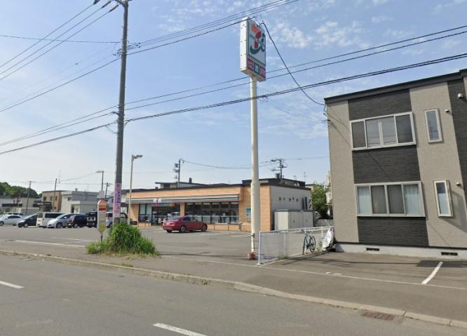 コンビニ　セブンイレブン（コンビニ）まで513m