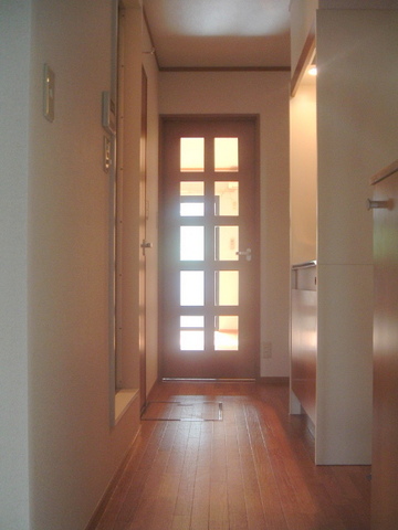 玄関　玄関から室内へ