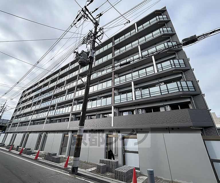 建物外観　・建築中