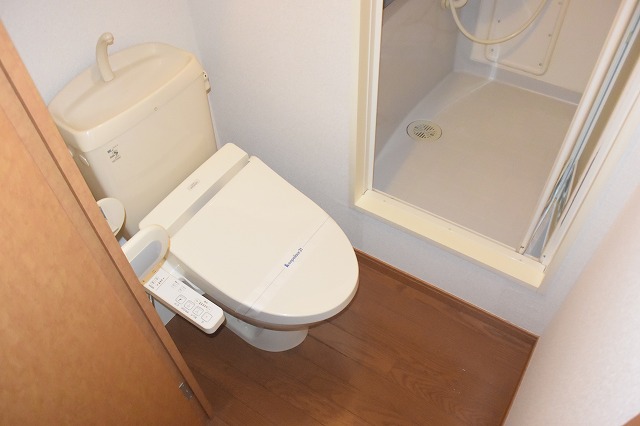 その他　温水洗浄便座です。