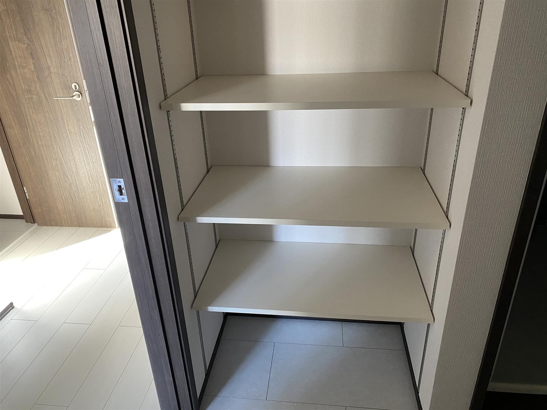 その他設備　洗面所の収納棚