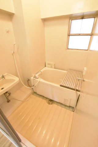 バス・シャワールーム　別号室の画像です。ご参考下さい