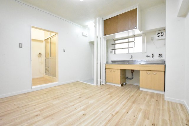 居室・リビング　別号室の画像です。ご参考下さい