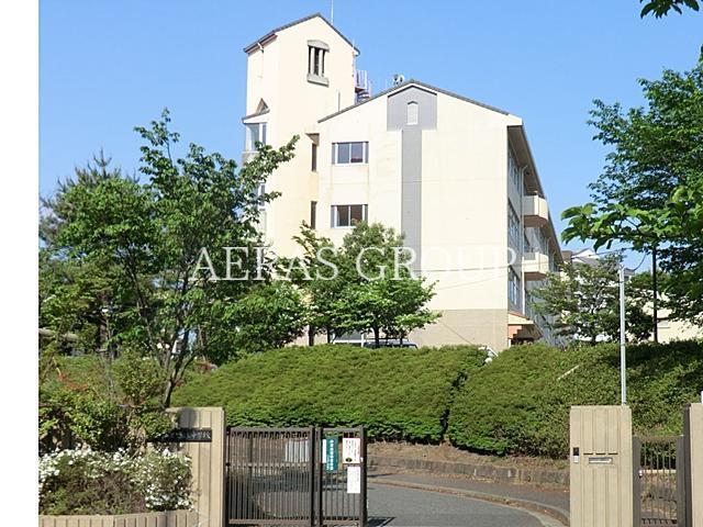 中学校　八王子市立上柚木中学校（中学校）まで1046m