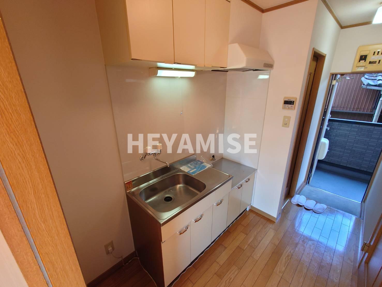 キッチン　※室内画像は別号室のもの