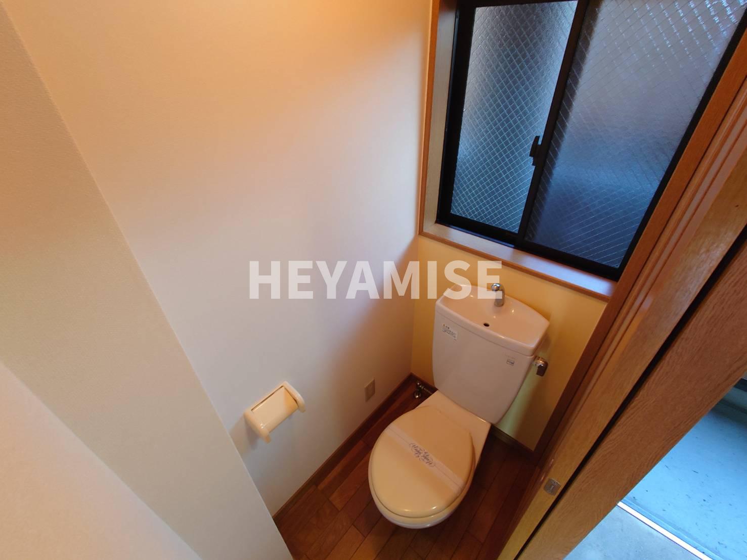 トイレ　※室内画像は別号室のもの