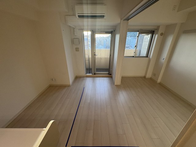 居室・リビング　こちらのリビングで趣味の時間をお楽しみください