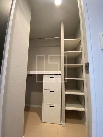 収納　パークアクシスうつぼ公園　ウォークインクローゼット