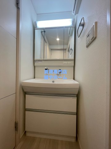 洗面設備　朝の身支度には欠かせない独立洗面化粧台