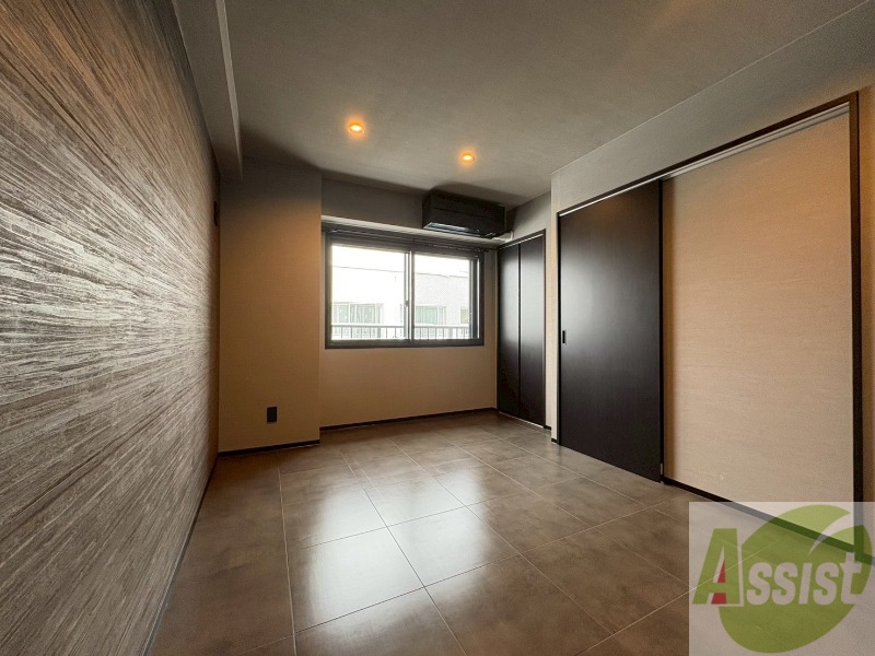 その他部屋・スペース　戸を閉めるとリビングと区切られた寝室にすることができますよ。