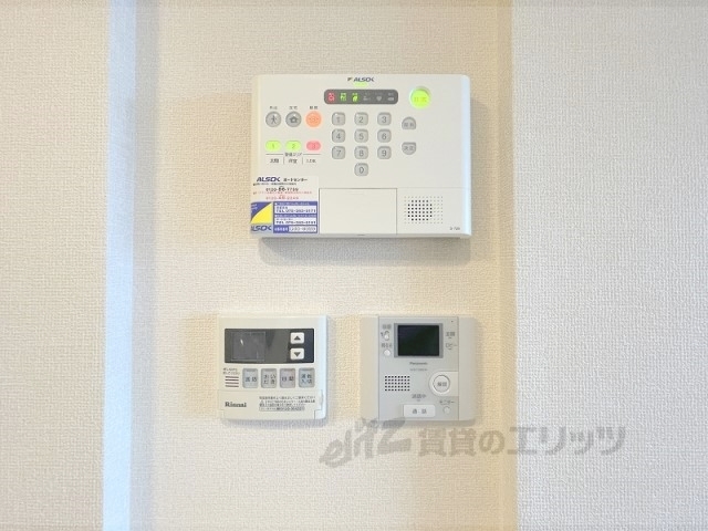 その他設備　給湯器リモコン