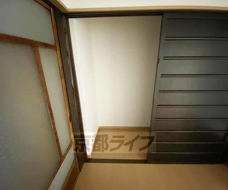 収納　容量の大きい押し入れです。