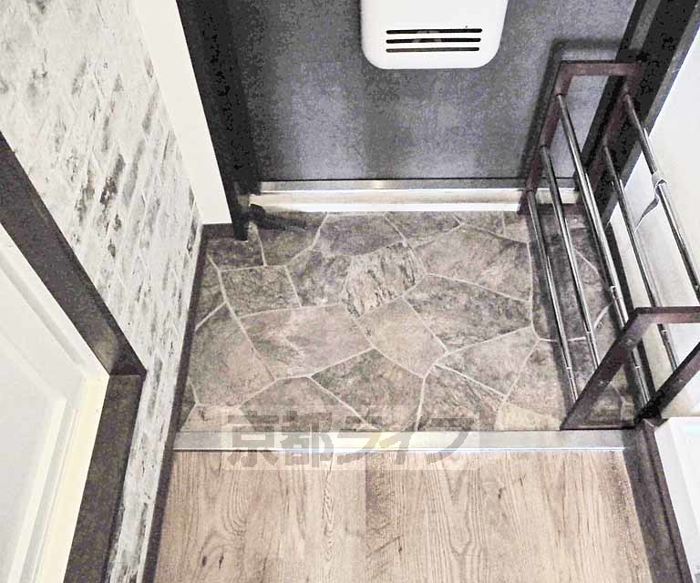 玄関　広々としております。