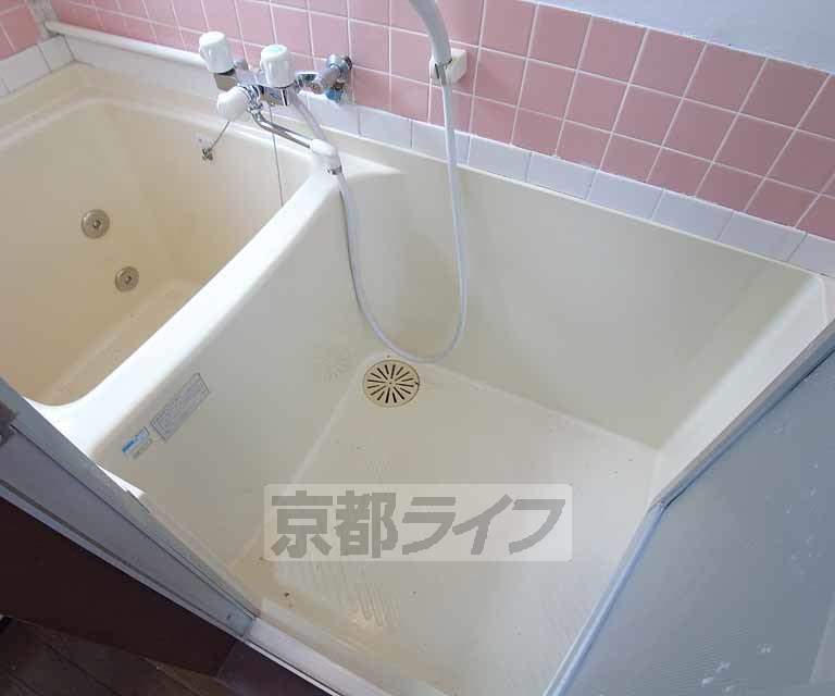 バス・シャワールーム　バスです