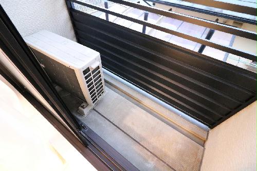 バルコニー　洗濯物が干しやすいバルコニー付き