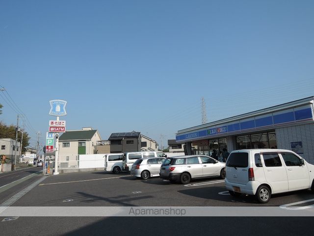 コンビニ　ローソン（コンビニ）まで941m