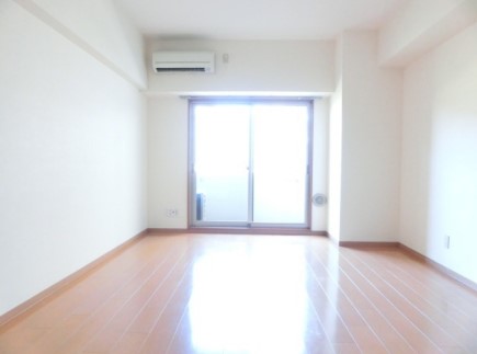 居室・リビング　日当たり良好でキレイな室内☆