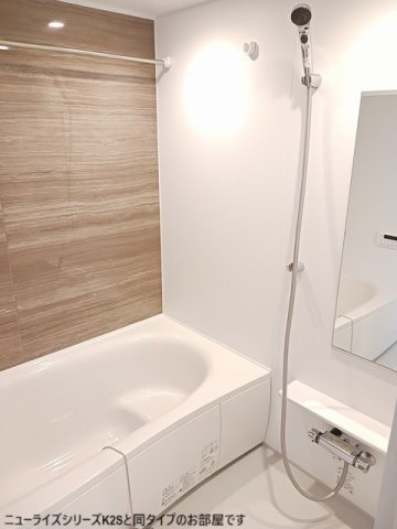 バス・シャワールーム　コンパクトで使いやすいお風呂です