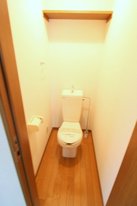 トイレ　弊社ではウォシュレットの取付もお手頃価格で承っております♪