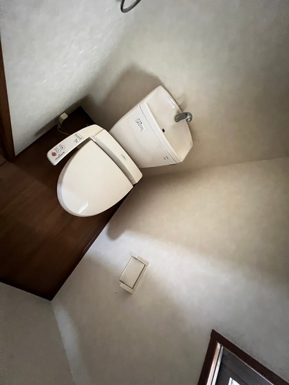 トイレ　※別号室の写真です。