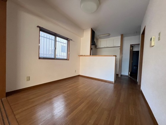 居室・リビング　※別号室の写真です。