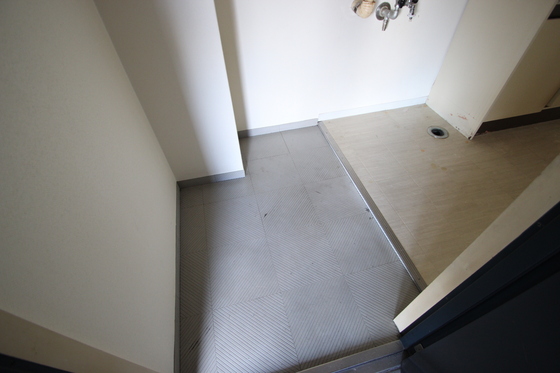 玄関　※別号室の写真です