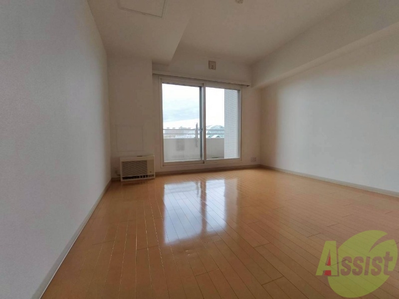 居室・リビング　広くてキレイなお部屋が広がっていて、充実した生活が送れそう。