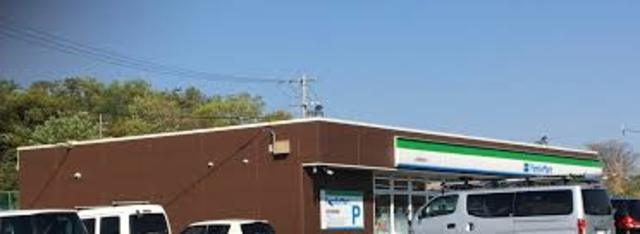 コンビニ　ファミリーマートJR藤阪駅前店（コンビニ）まで335m