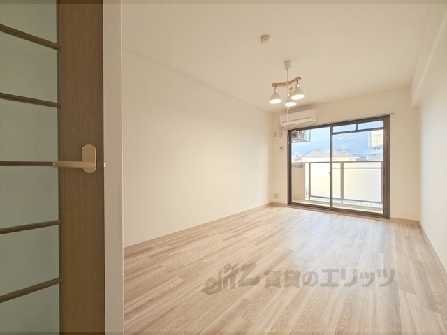 居室・リビング　洋室