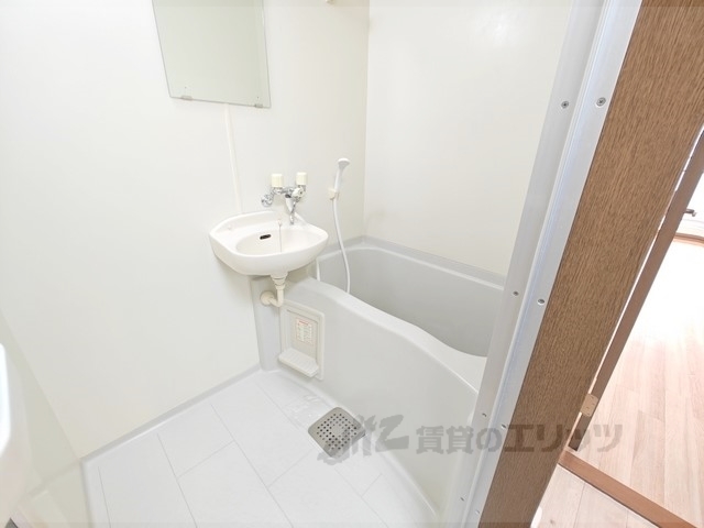 バス・シャワールーム　バス