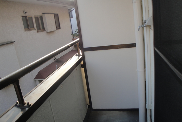 バルコニー　洗濯機置場もバルコニーにあります。