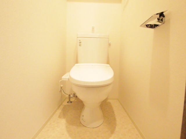 トイレ　※別室の参考写真の為、現況優先です。