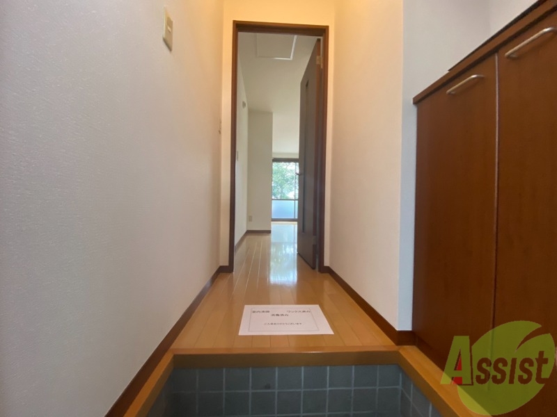 玄関　玄関から撮影しました。広々としていますね！