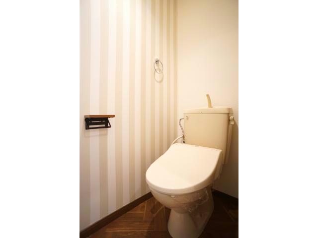 トイレ　温水洗浄便座付き