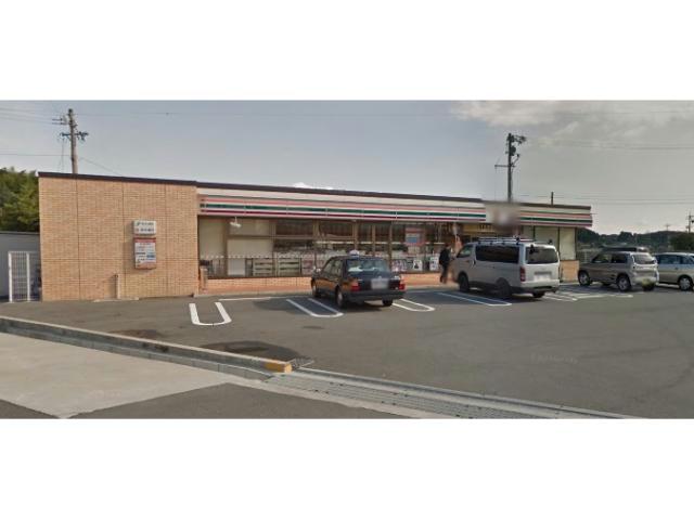 コンビニ　セブンイレブン津市白山町店（コンビニ）まで319m