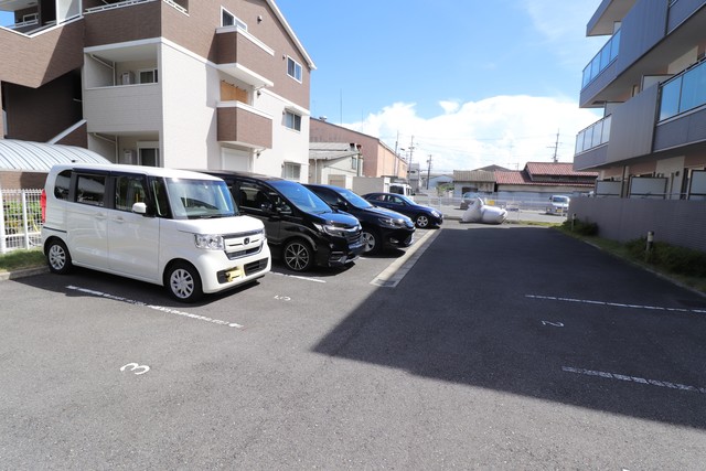 駐車場　駐車場