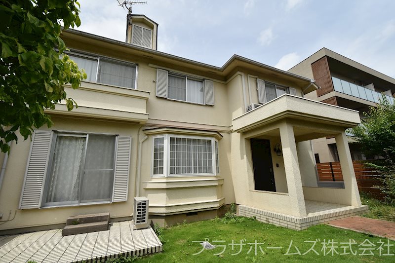 建物外観　コンパウンドならではのアプローチ