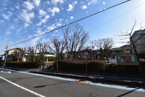 公園　円明寺ヶ丘中央公園（公園）まで327m