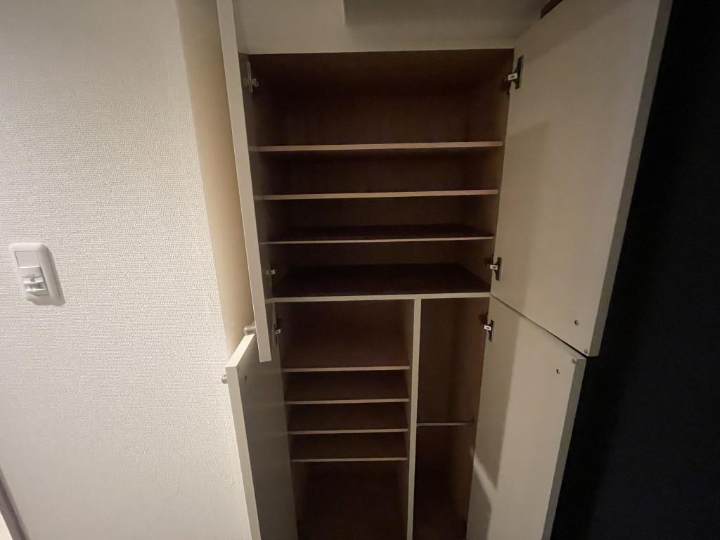 収納　シューズボックス