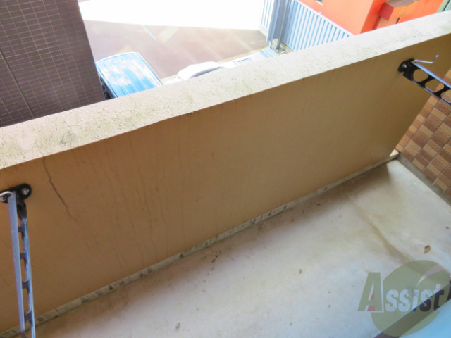 バルコニー　洗濯物がたくさん干せるバルコニーで嬉しいですね。