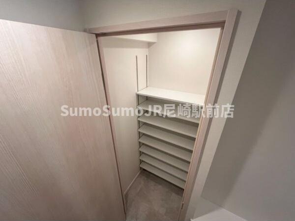 収納　ちょっとした収納スペースも充実しています