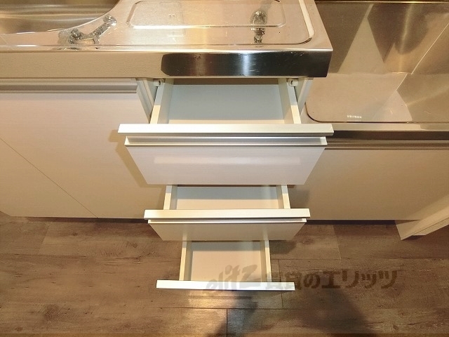 収納　下部収納