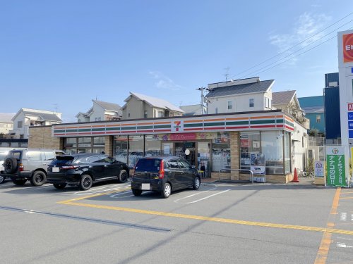コンビニ　セブンイレブン 堺野田店（コンビニ）まで671m