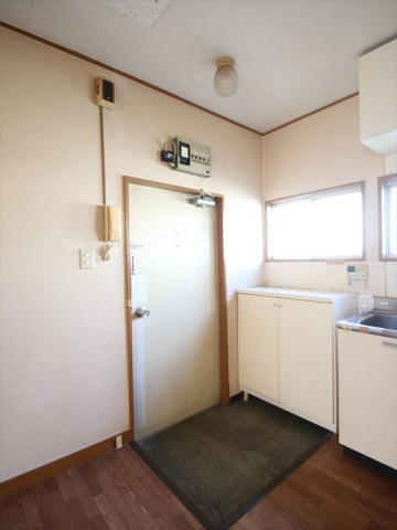 玄関　玄関　シューズボックス完備