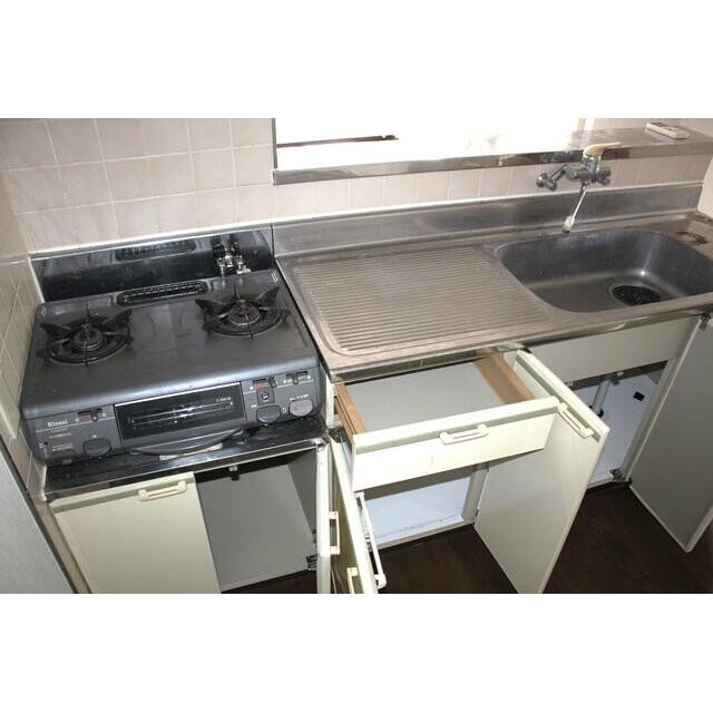 キッチン　作業スペースが広めなのでお料理も楽しめますね☆