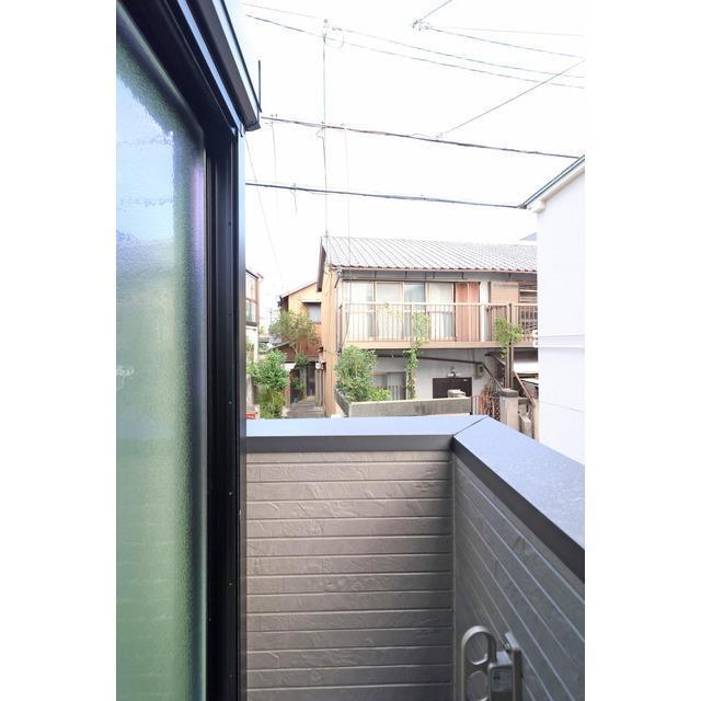 バルコニー　お洗濯にも便利なバルコニー付き