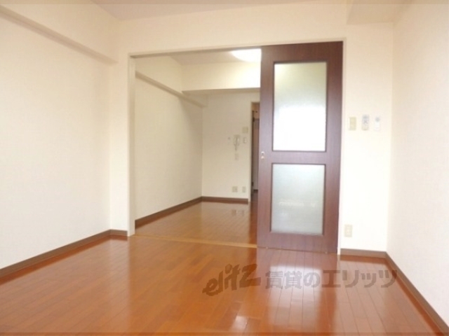 居室・リビング　洋室１１帖としても利用できます・